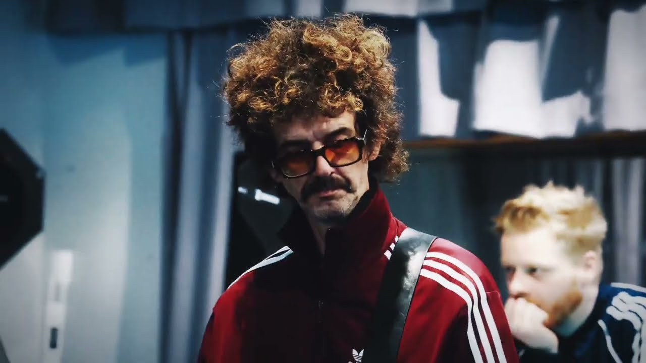The Darkness - I Hate Myself (Visualiser) - YouTube