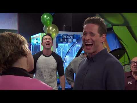 I have broken every single bone in my hand | Its always sunny in Philadelphia