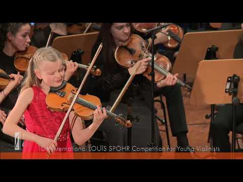 SPOHR Violinwettbewerb: Lilja Haatainen spielt Mozarts Violinkonzert Nr. 3 KV 216
