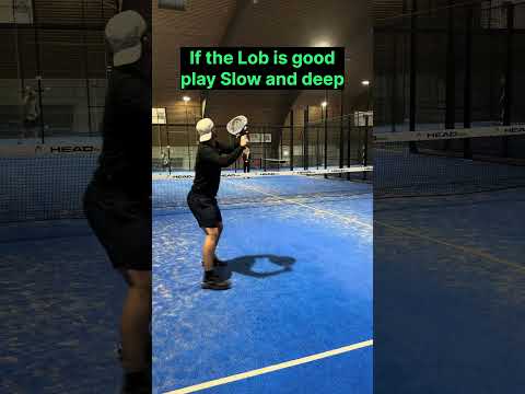 Learn the Right tactics against good lobs #padel #padelsmash #padellob