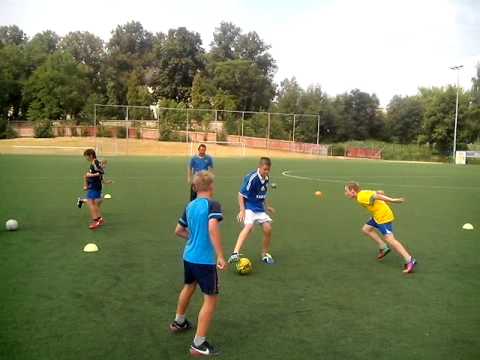 Trénink FC Slovan H.B. U13 - přihrávkové cvičení