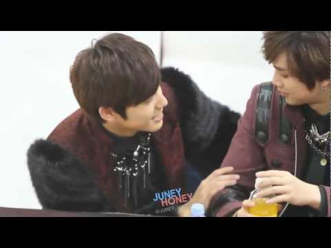 C-CLOWN JANGJUN :: 121230 JONGRO FANSIGNING