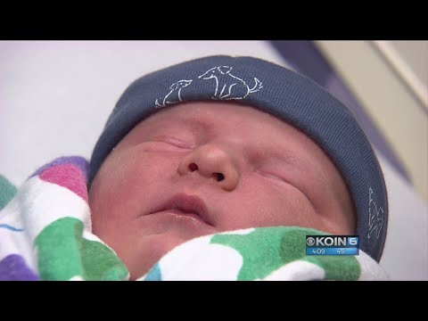 Carlton family delivers baby on the way to hospital