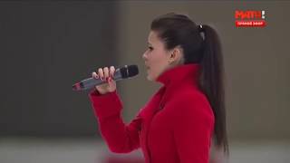 Девушка очень плохо спела Гимн России - Видео онлайн