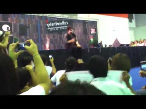 111001 ลงมาล่างเวที + นั่งคุย