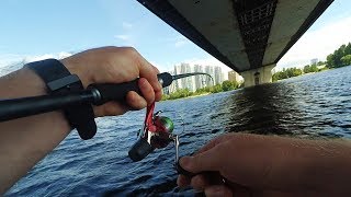 Рыбалка возле московского моста в киеве