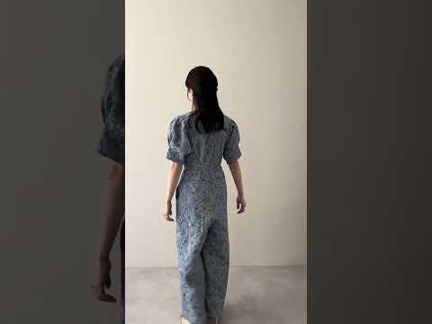 ブルーのVネックジャガードオールインワン 動画
