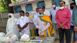 Covid 19 - Distributed dry ration to the needy stranded migrant workers in Jammikunta