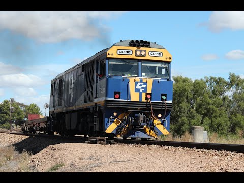 CFCLA GL108 smokes up on 1417 Balco Container Train at Red Hill SA - Australian Trains
