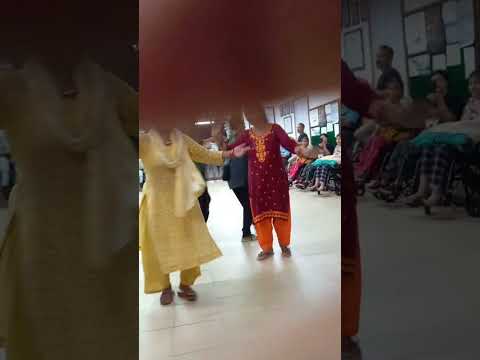 farara farara sadi farara ....jindagiko harek pal hasera ramera bitau