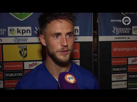 Van Wolfswinkel velt Vitesse in slotfase in Europa League: 0-1
