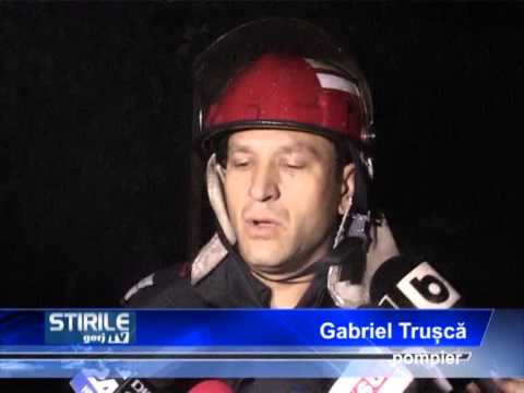 casa arsa din temelii la balteni