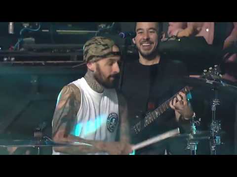 Linkin Park feat Travis Barker - Bleed It Out