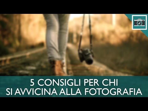 Collo della spalla dolorante lato sinistro Versamento dellarticolazione dellanca in un bambino
