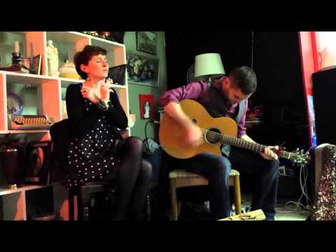 Falling Slowly - Colette Ní Giollarnágh & Séamus Matthews