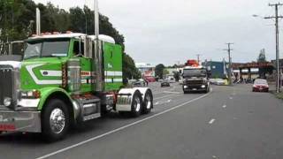 preview picture of video 'TARANAKI TRUCK SHOW PARADE 5-2-2012 NEW PLYMOUTH'