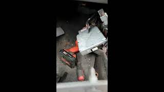 2003 Ford Mustang ECU location and removal 3.8L
