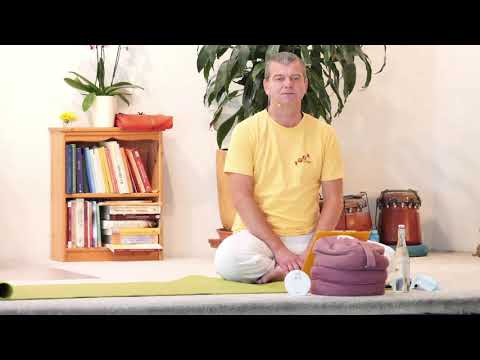 YOGA "muskelkräftigend" mit Mahavira - Yoga Vidya Mittelstufe Live - 09:15 Uhr 21.07.2021