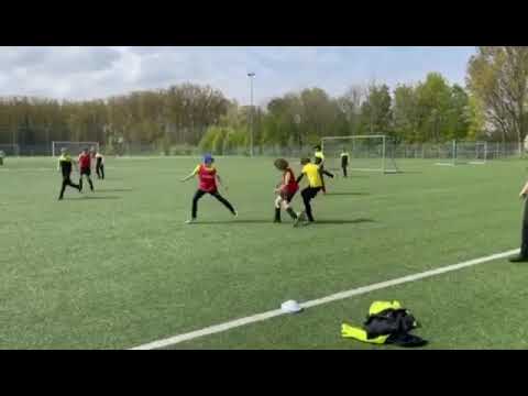 Stagetraining 2 U11 wedstrijdvorm 2: TT- Bal recuperen door interceptie