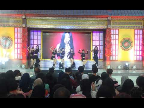 IOI (아이오아이) CRUSH + WHATTA MAN DANCE COVER BY BUBBLEGUM @THE PARK MALL SOLO BARU