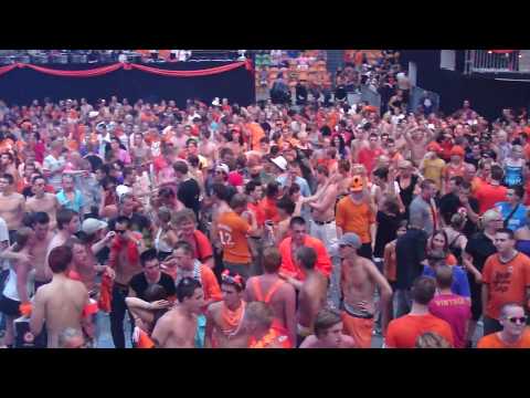 Q-DANCE FEESTFABRIEK || DE EINDSHOW  INTRO || HD
