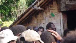 preview picture of video 'Vanuatu Funeral Crying'