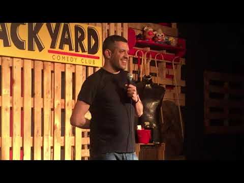 An Italian comedian in London - Francesco De Carlo (stand up comedy)