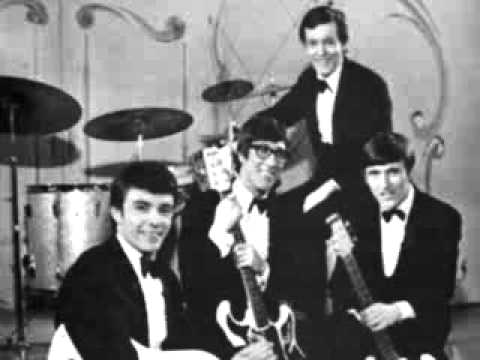 The Shadows - Te Veré en mi Baterría - (Audiofoto).wmv