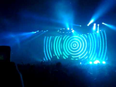 Drug dealers at Tiesto! (LG Arena)