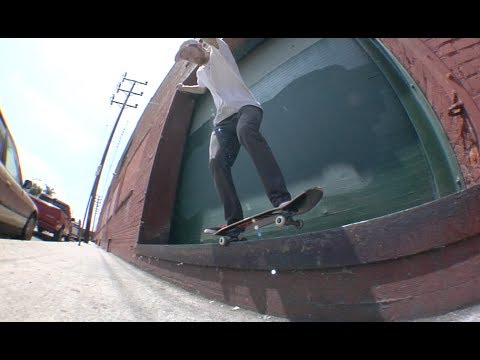 download lagu mp3 mp4 La Cuts, download lagu La Cuts gratis, unduh video klip La Cuts