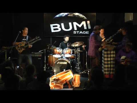 Balawan & Batuan Ethnic Fusion -  Mie Goreng Feat Sandy Winarta