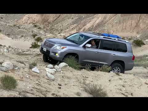 LX570 on 35s AHC Long Travel Diablo Drop Off