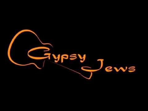ה- Gypsy Jews בקבלת פנים.