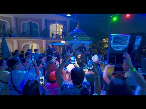 Lost Beach and Ezziolino