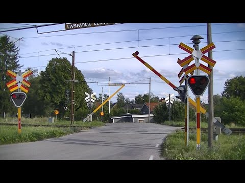 Spoorwegovergang Vänge (S) // Railroad crossing // Järnvägsövergång