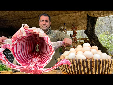 A Meat And Very Hearty Lunch Of Lamb, Eggs And Vegetables! Azerbaijani Dish Chikhirtma
