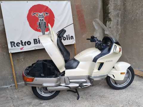 1989 Honda Pacific Coast - Image 2