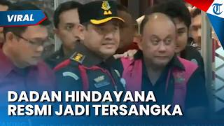 Momen Dadan Hindayana Pakai Rompi Pink Keluar dari Kejagung, Resmi Ditetapkan sebagai Tersangka