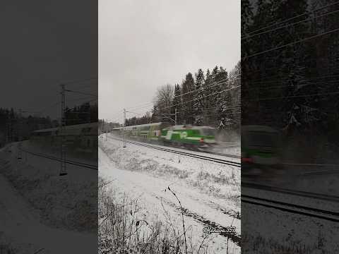 IC144 Pieksämäki-Helsínquia 🇫🇮 VR rautatieasema #train #video #shorts 🛤️ trevlig resa