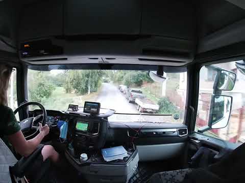 Scania S450 narrow road