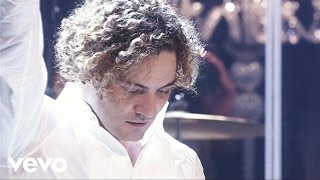 David Bisbal - Esclavo De Sus Besos -Versión Acústica / Una Noche En El Teatro Real / 2011
