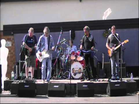 Garden Party 31 Aug 2012 - soundcheck footage - Martin Turner's Wishbone Ash (with Ted Turner)