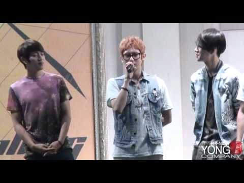 [Fancam] 110603 2JUN _Attack_ @ Yongsan Fansign