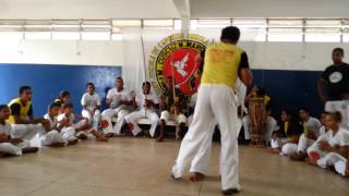 preview picture of video 'Mestre Traíra e Mestre Cuscuz Capoeira Arte e Dança'