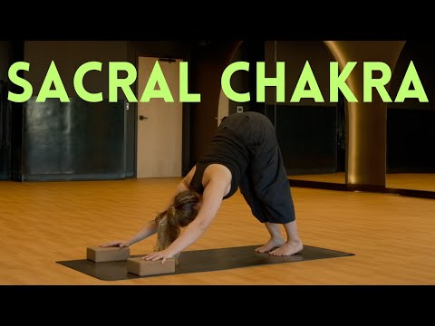 45 Min Water Element & Sacral Chakra Flow with Hannah
