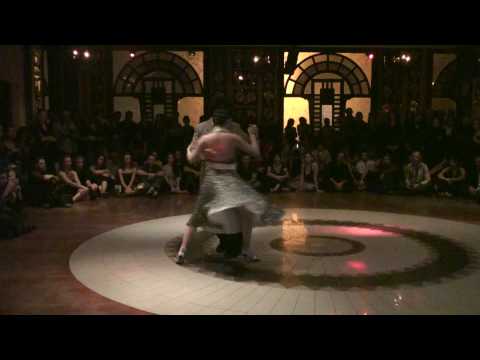  Federico Naveira  and  Inés Muzzopappa  are  dancing  to  the  tango  "  Buscandote  "