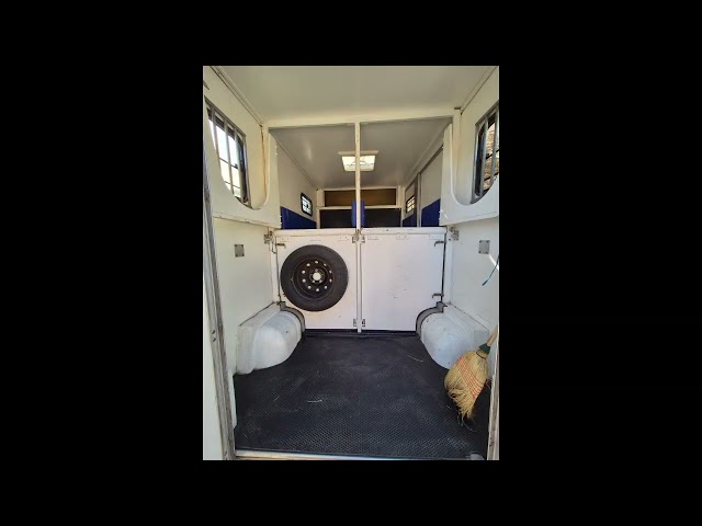 VL/camion 2 chevaux /3 places cabine