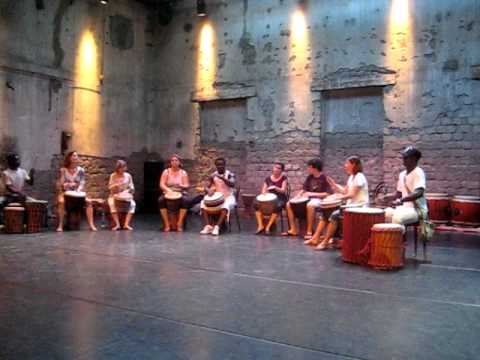 djansa - workshop de percussion avec kassoum coulibaly, djakali kone, adama kone