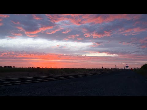 Sunset Timelapse & 5PM5 Pacific National Container Train (4/12/2022) - PoathTV Australian Railways
