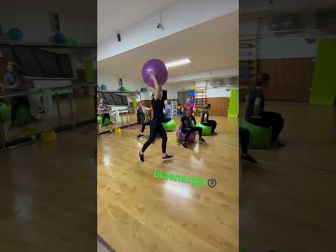 Joc în sală / #gymmotivation #creative #powergirls #teamworkout #fitballgames